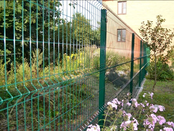 Установка 3D панелей для забора